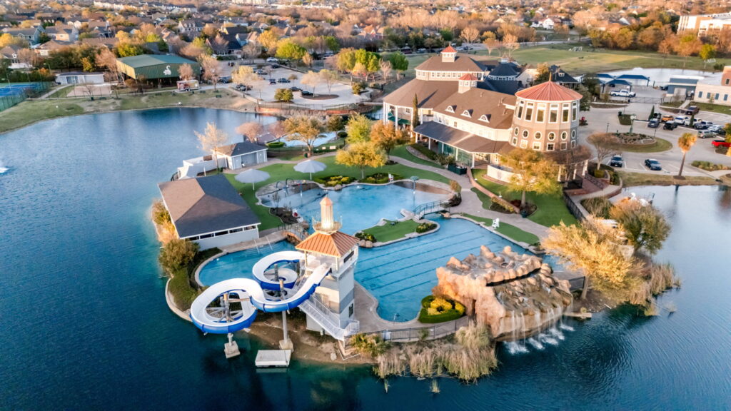 aerial photograph shows the Savannah Clubhouse